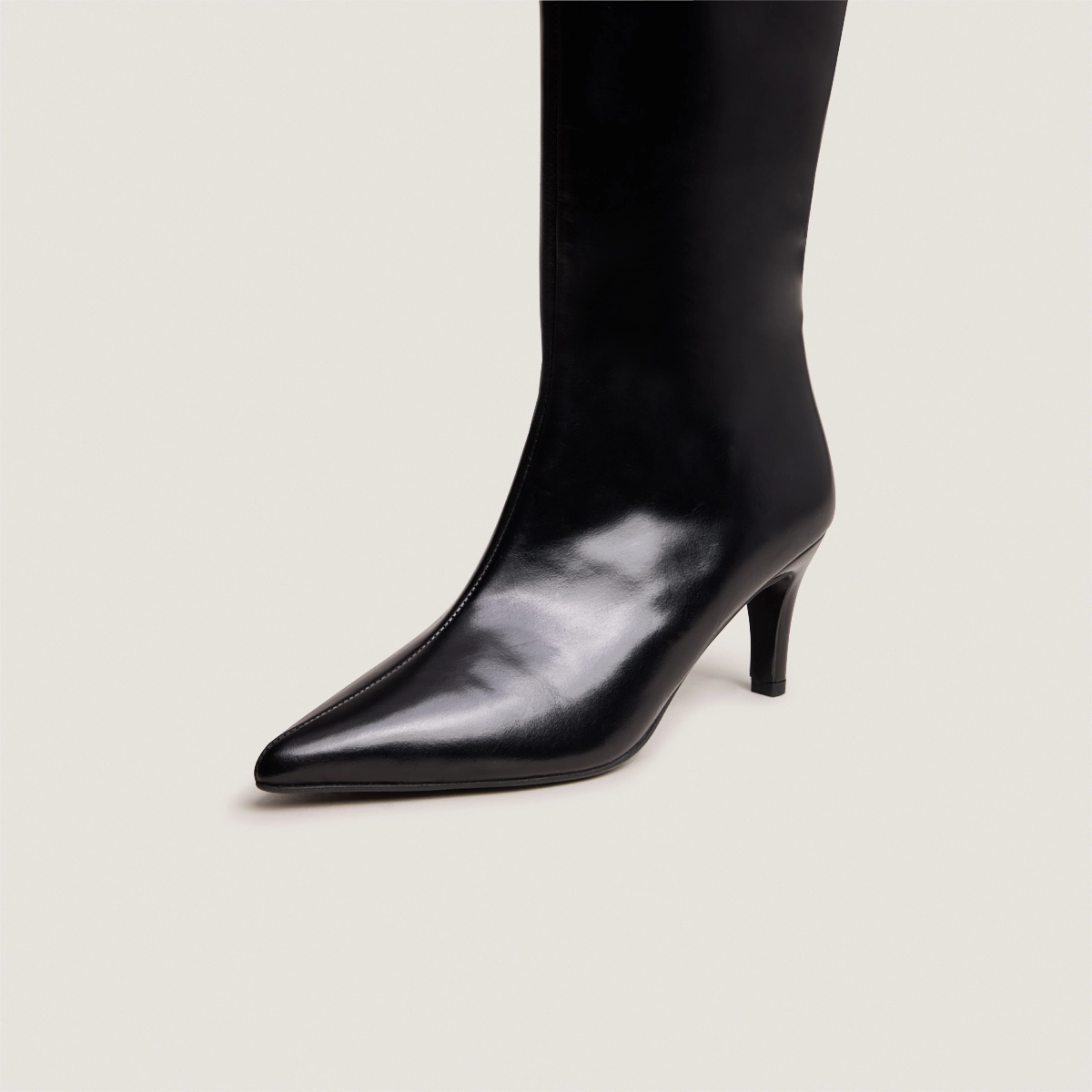 Bottes à talons fins et bouts pointus en cuir noir | DIEMA | Jonak