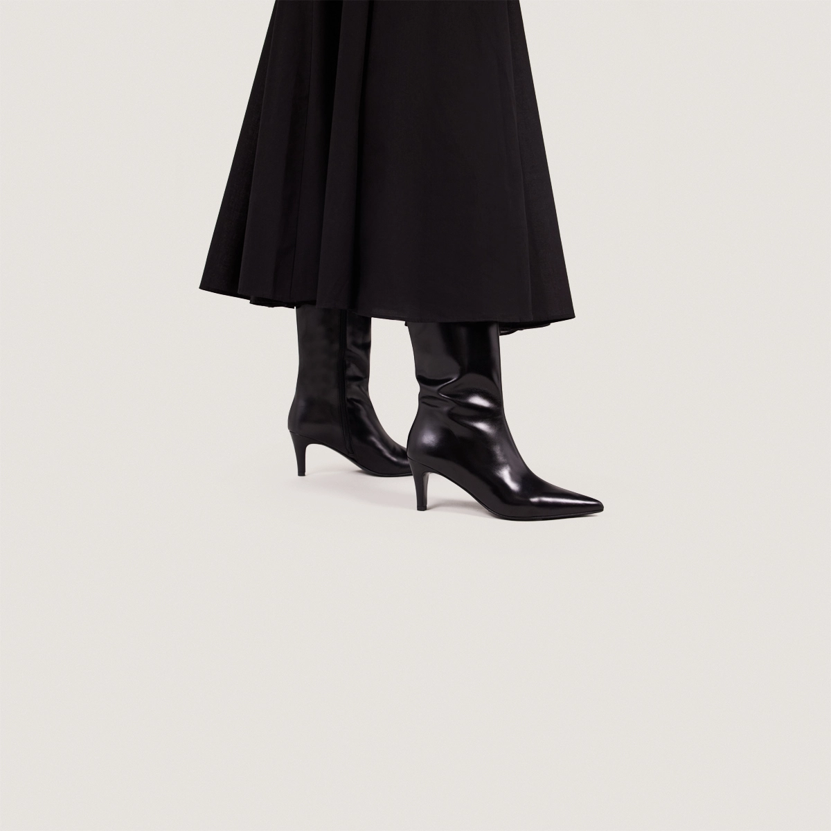 Bottes à talons fins et bouts pointus en cuir noir | DIEMA | Jonak