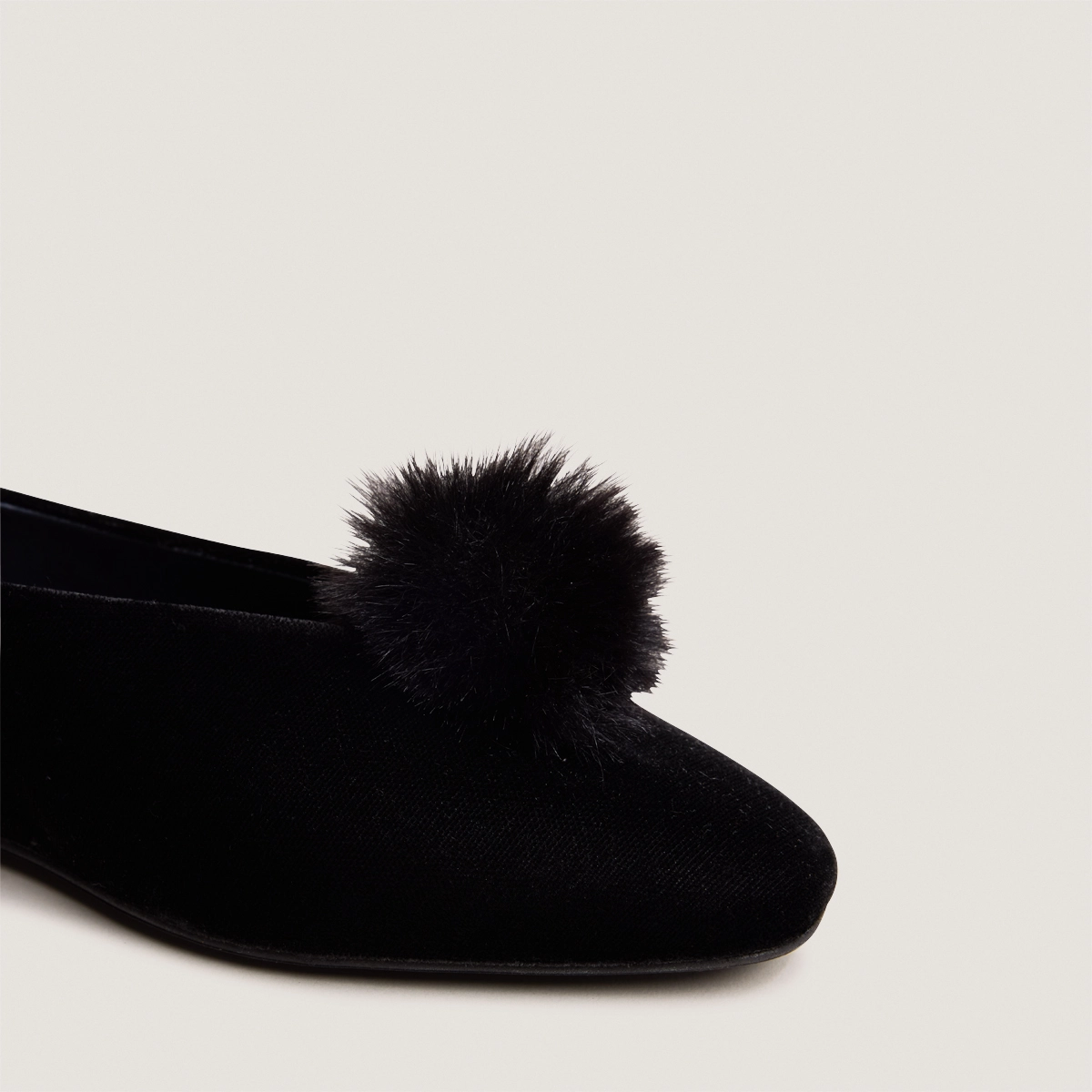 Ballerines &agrave; pompons en velours noir | DIZON | Jonak