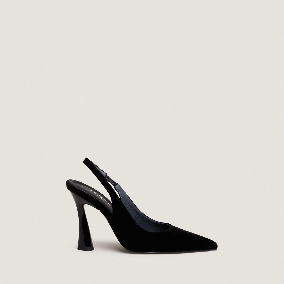 Escarpins slingbacks à bouts pointus en velours noir | DRESSY | Jonak