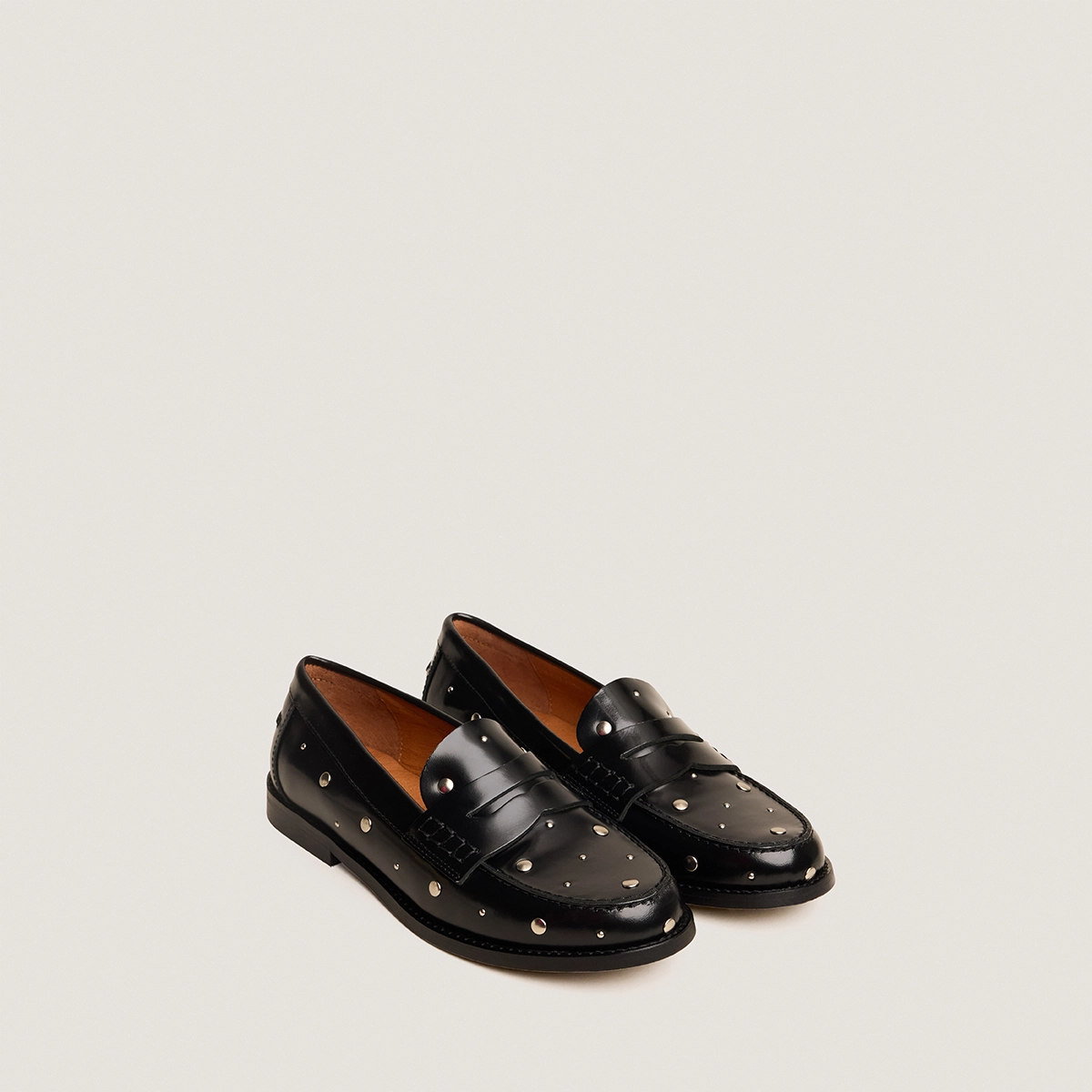 Mocassins &agrave; rivets en cuir glac&eacute; noir | ANDREW | Jonak