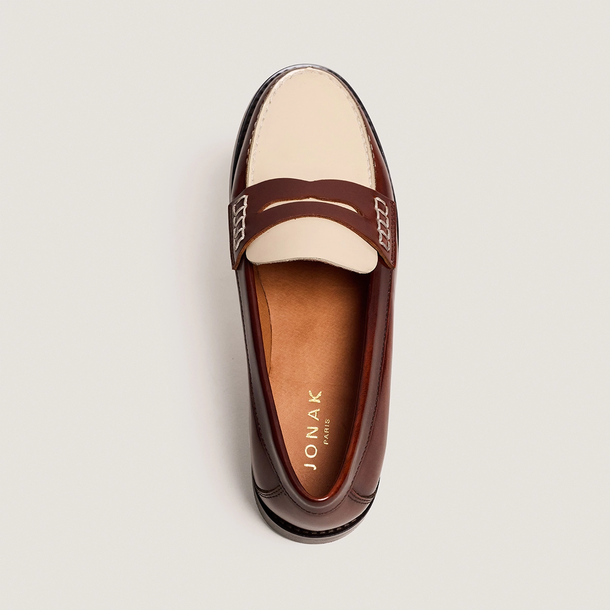 Mocassins à plateau pincé en cuir glacé marron et écru | AUDELYA | Jonak