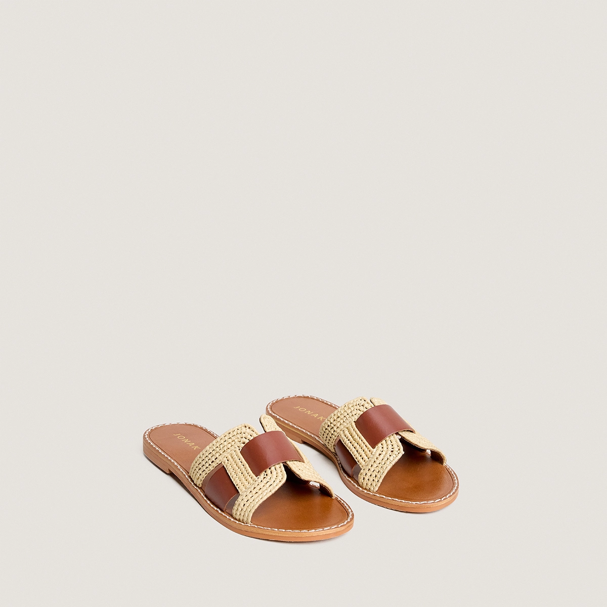 Sandales plates &agrave; larges lani&egrave;res en raphia beige et cuir cognac | WILOU | Jonak
