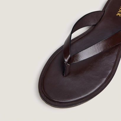 Tongs en cuir marron fonc&eacute; | WITTY