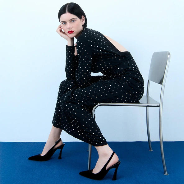 Escarpins slingbacks à bouts pointus en velours noir | DRESSY | Jonak