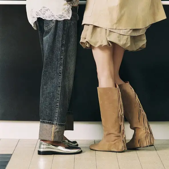 Bottes à franges et bouts ronds en croûte beige foncé | DALILA | Jonak