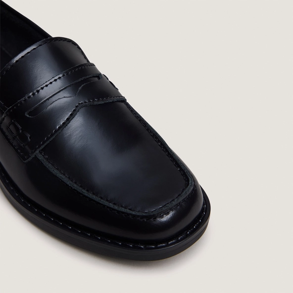 Mocassins à bouts carrés en cuir glacé noir | NAOMIE | Jonak