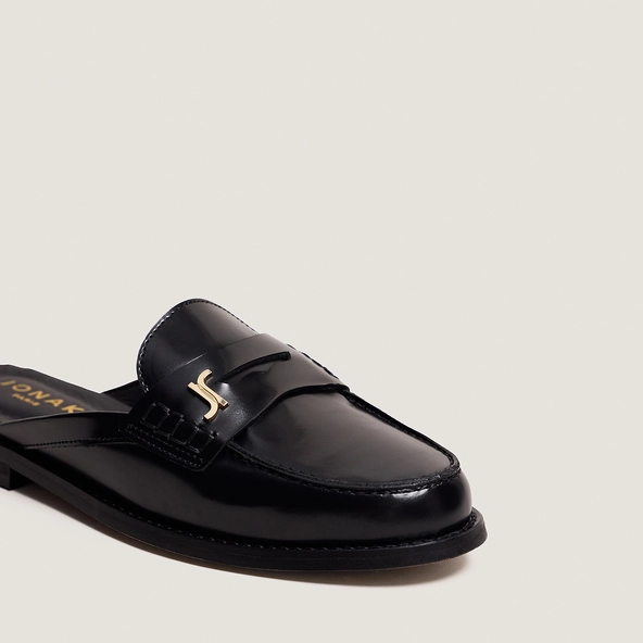 Mocassins à bouts arrières ouverts et monogrammes en cuir glacé noir | AMAURY | Jonak