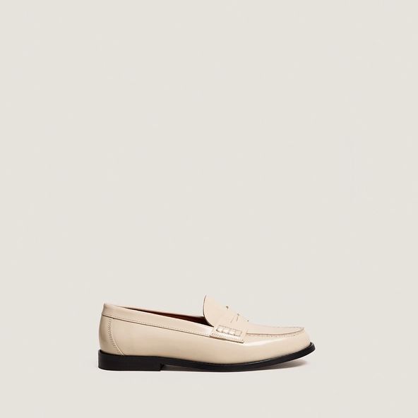 Mocassins &agrave; plateau pinc&eacute; en cuir glac&eacute; &eacute;cru | AUDELYA | Jonak