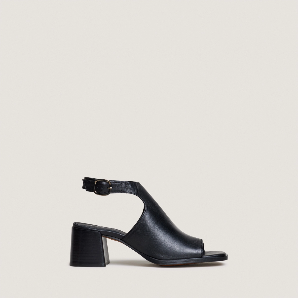 Sandales à talons et bouts arrières ouverts en cuir noir | BENITA | Jonak