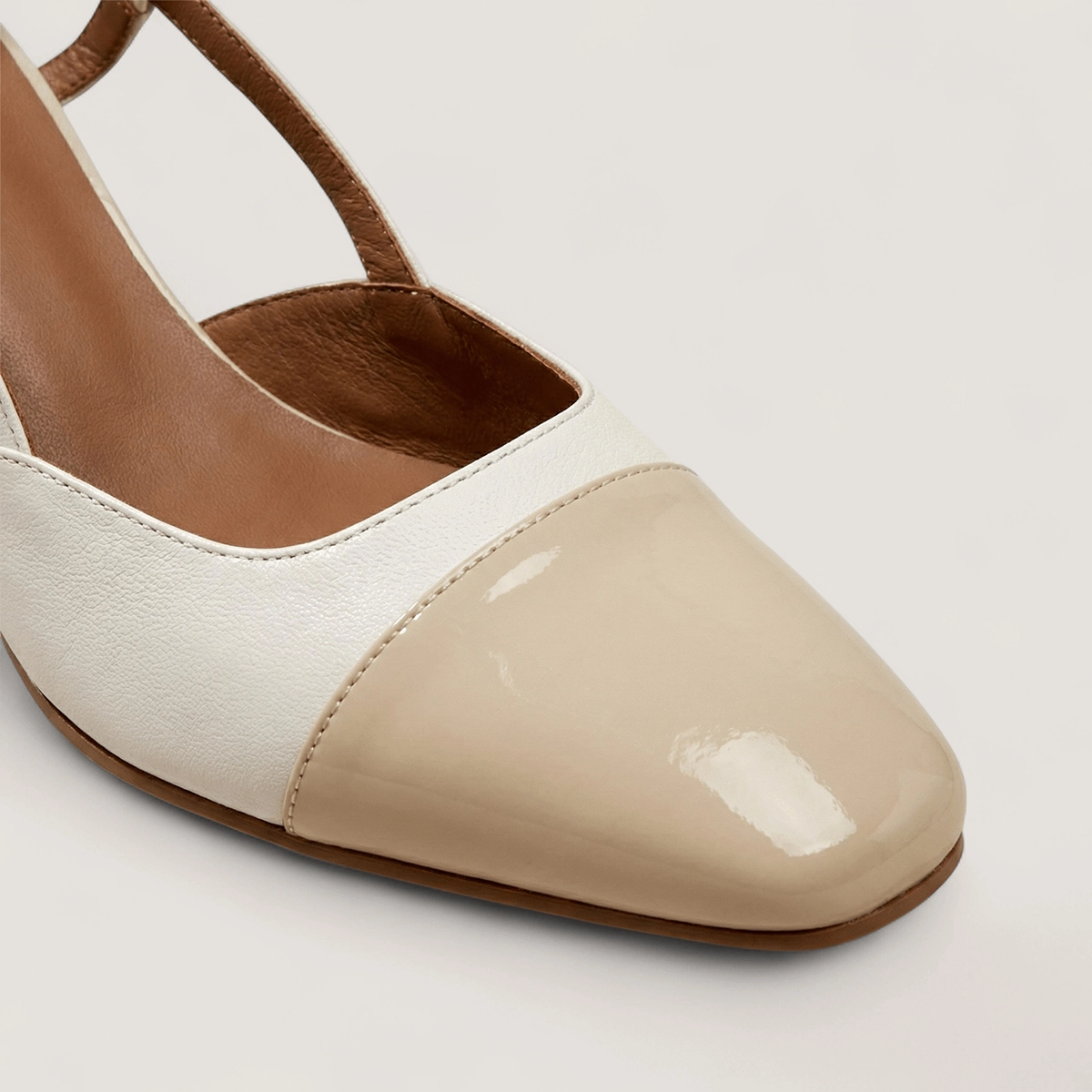 Slingbacks à talons en cuir et vernis écrus | DHAPOP | Jonak