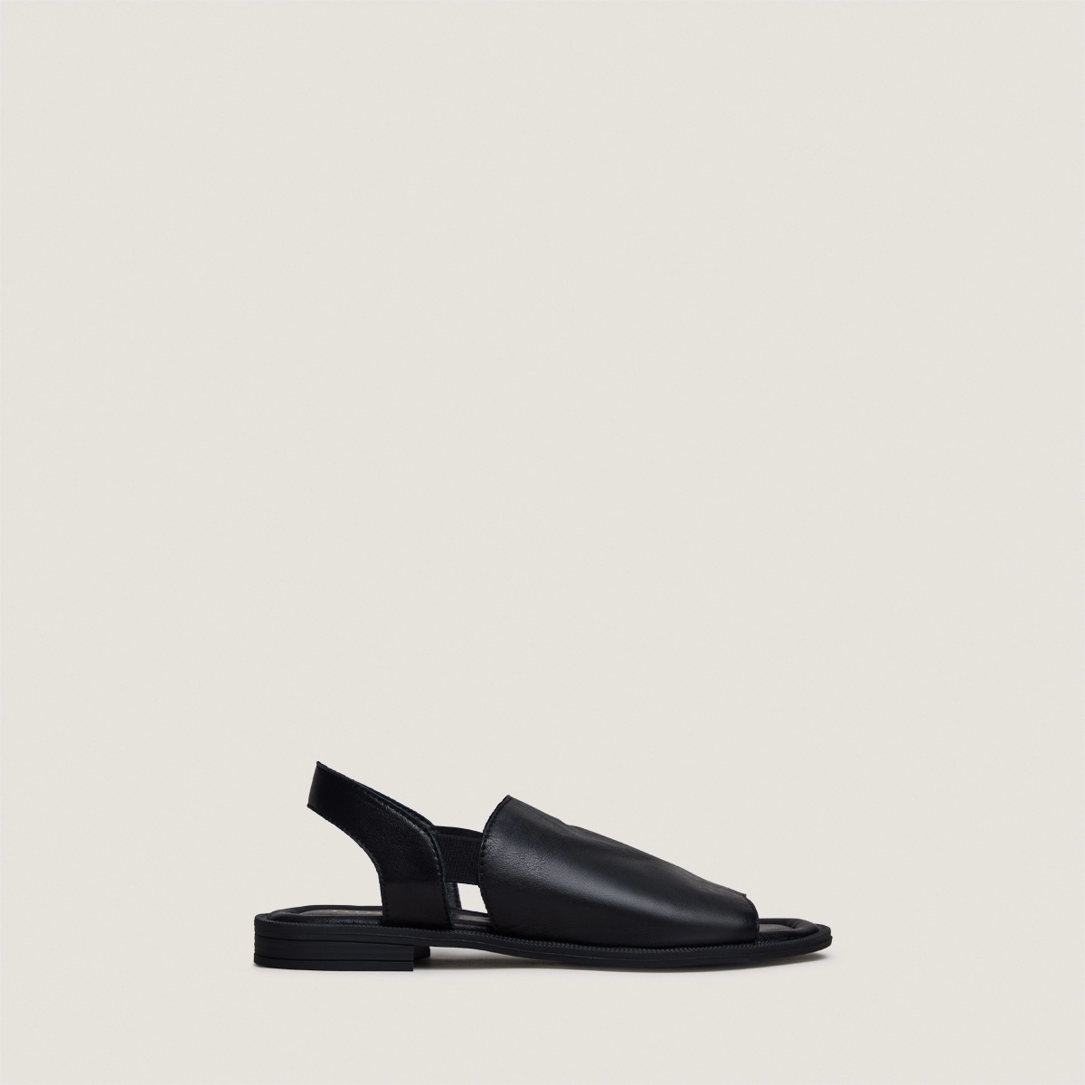 Sandales &agrave; &eacute;lastiques en cuir noir | JESS | Jonak