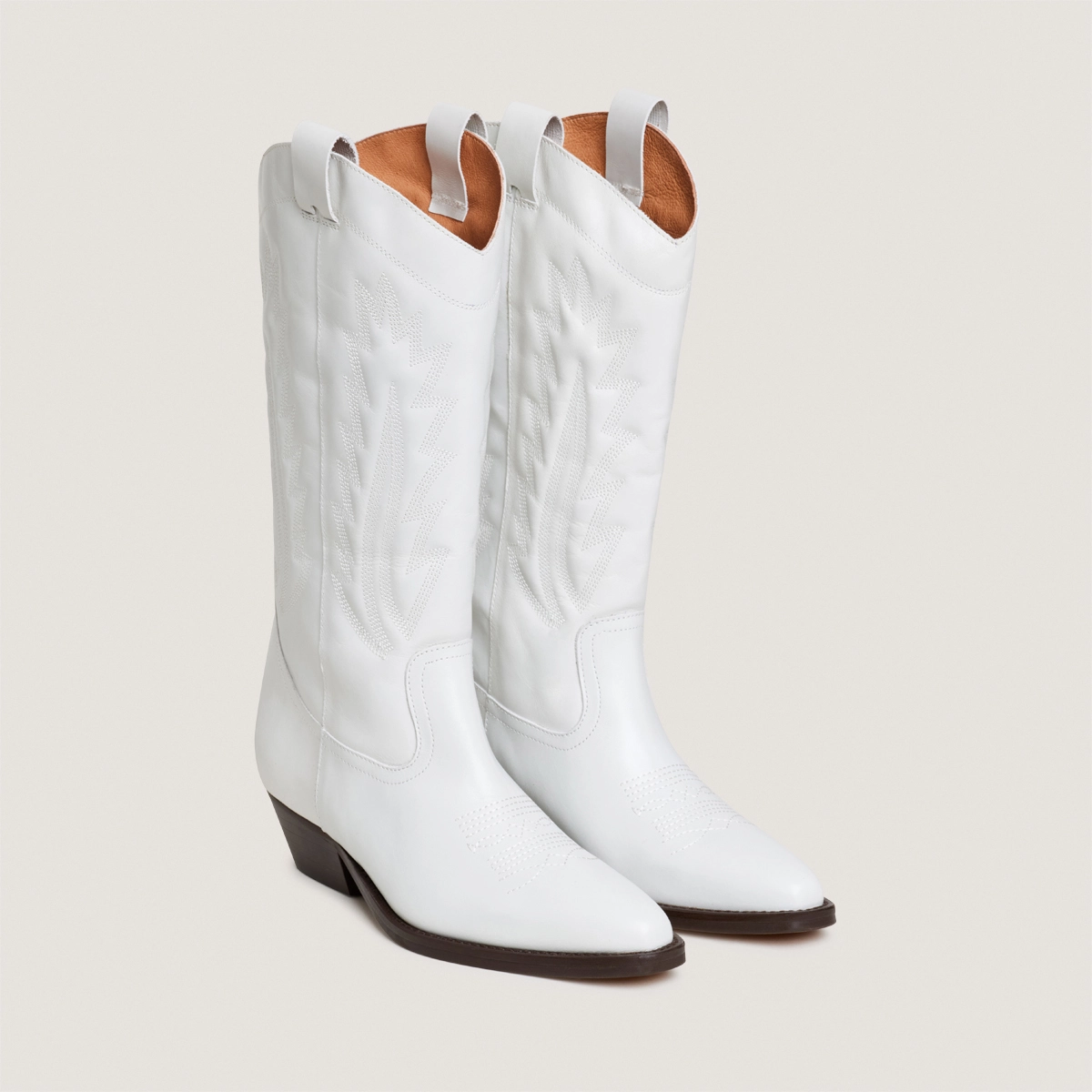 Bottes à bouts pointus et surpiqures apparentes en cuir vieilli blanc | DELEA | Jonak