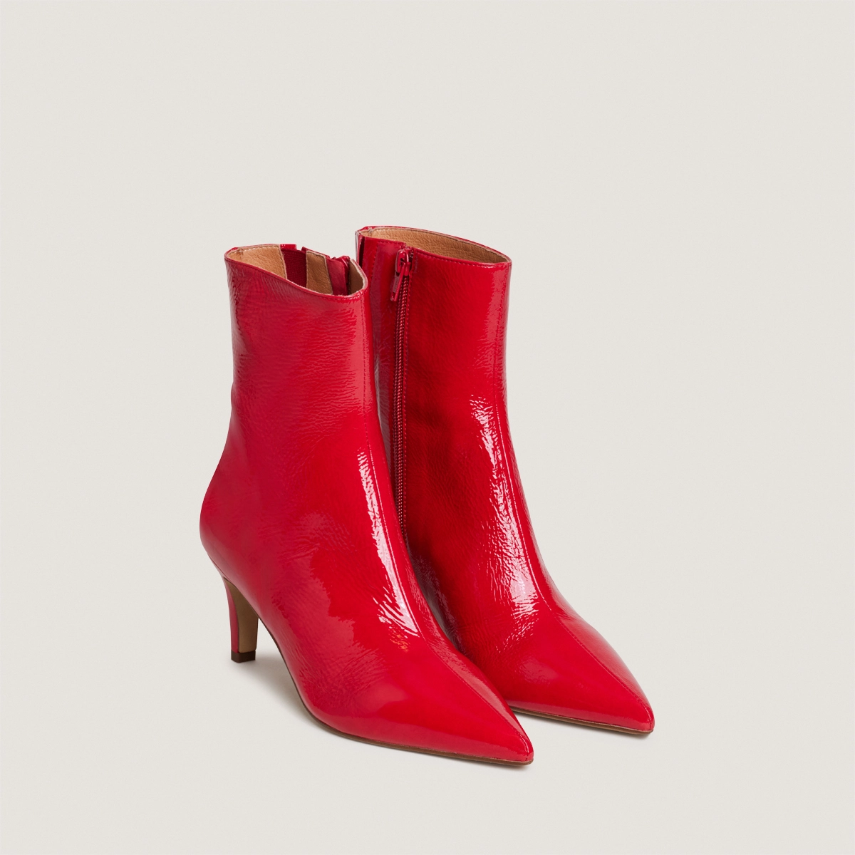 Bottines à talons fins en vernis plissé rouge berry | DIEMINA | Jonak