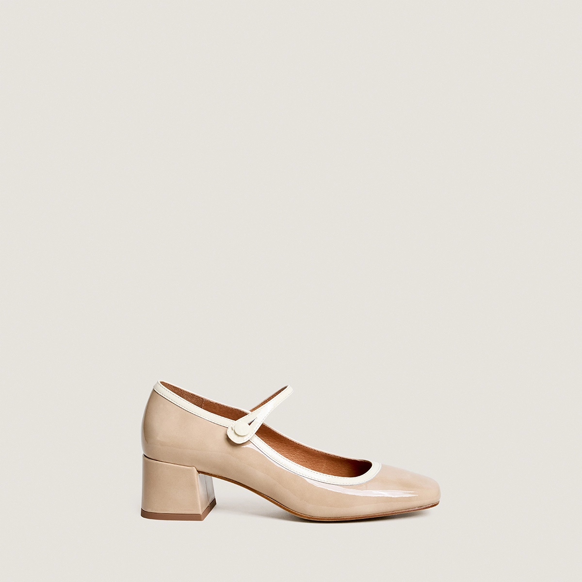Babies à talons et bouts carrés en vernis beige et vernis écru | DONZAI | Jonak