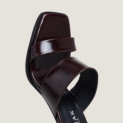 Mules &agrave; talons et doubles lani&egrave;res en cuir marron fonc&eacute; | BRITNEY | Jonak