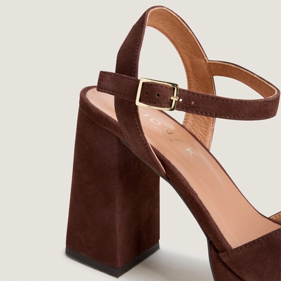 Sandales &agrave; talons hauts et bouts ouverts&hellip; en velours marron | VLADA | Jonak
