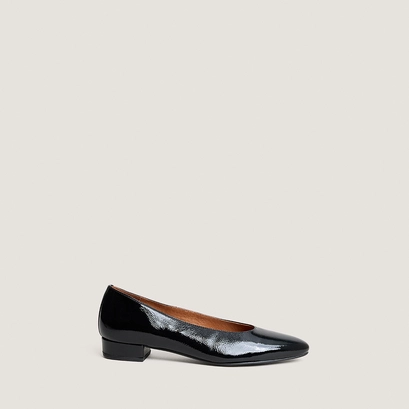 Ballerines &agrave; bouts ovales en vernis pliss&eacute; noir | DUA | Jonak