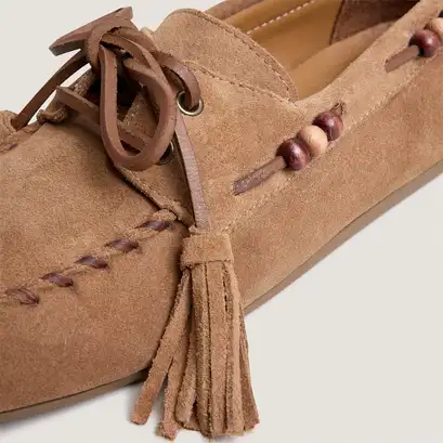 Mocassins souples &agrave; d&eacute;tails perl&eacute;s en cro&ucirc;te taupe | LEONIE | Jonak