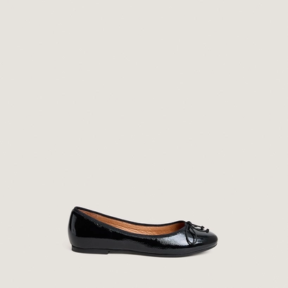 Ballerines &agrave; petits lacets en vernis pliss&eacute; noir | DALLERINE | Jonak