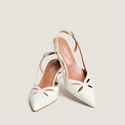 Escarpins slingbacks &agrave; bouts pointus en cuir brillant &eacute;cru | DAMOUR | Jonak