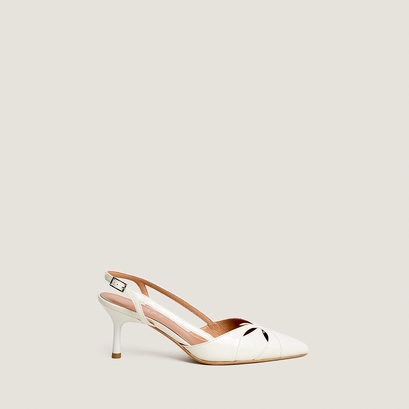 Escarpins slingbacks &agrave; bouts pointus en cuir brillant &eacute;cru | DAMOUR | Jonak