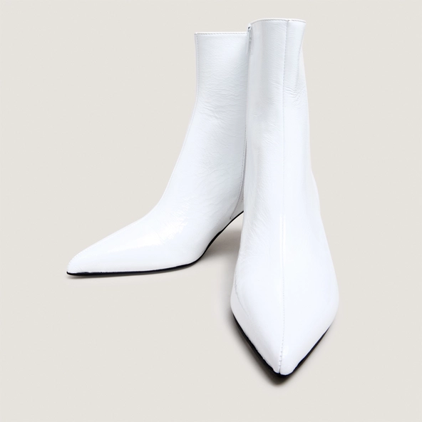 Bottines &agrave; talons fins en vernis pliss&eacute; blanc | DIEMINA | Jonak
