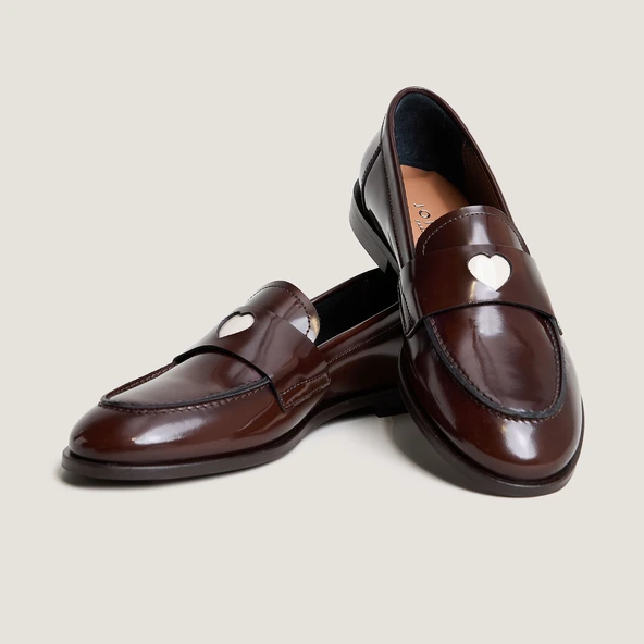 Mocassins à bouts ronds et cœurs en cuir glacé marron | DONJUAN | Jonak