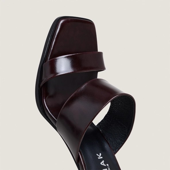 Mules à talons et doubles lanières en cuir marron foncé | BRITNEY | Jonak