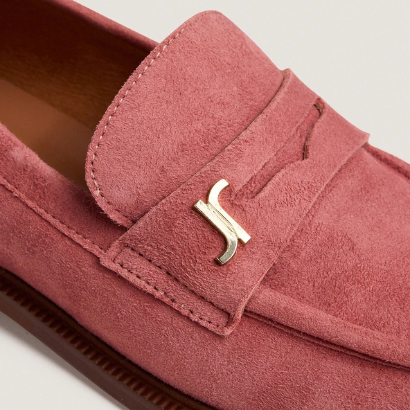 Mocassins à bouts ronds et monogrammes en velours vieux rose | DUEDI | Jonak