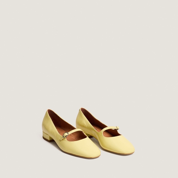 Ballerines &agrave; bouts carr&eacute;s en vernis pliss&eacute; jaune p&acirc;le | DIV | Jonak