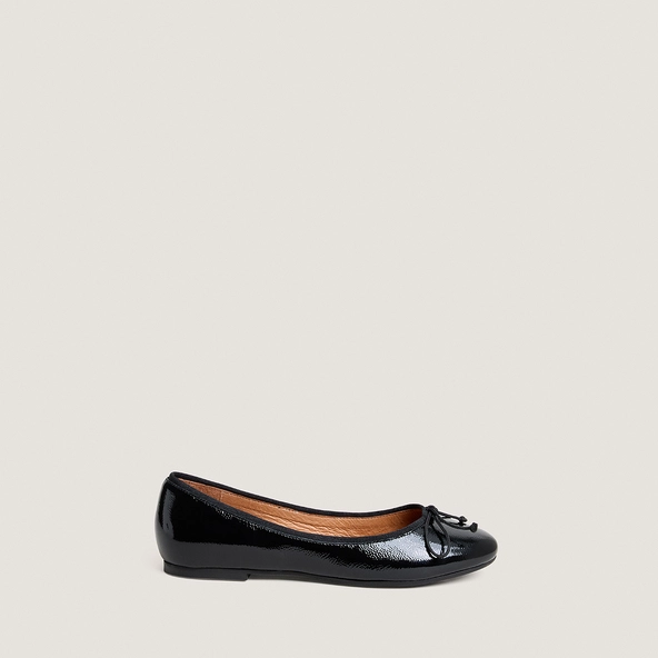 Ballerines à petits lacets en vernis plissé noir | DALLERINE | Jonak