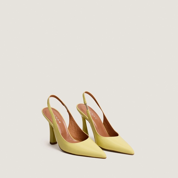 Escarpins slingbacks &agrave; bouts pointus en vernis pliss&eacute; jaune p&acirc;le | DRESSY | Jonak