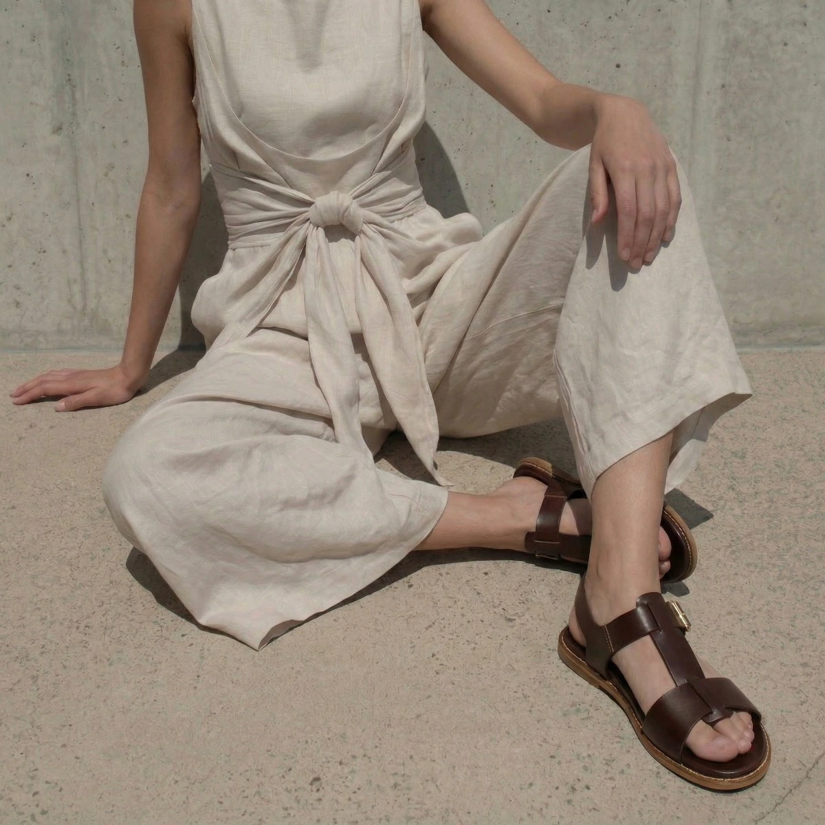 Sandales ajustables à grosses boucles en cuir brun rouge | ACCOCA | Jonak
