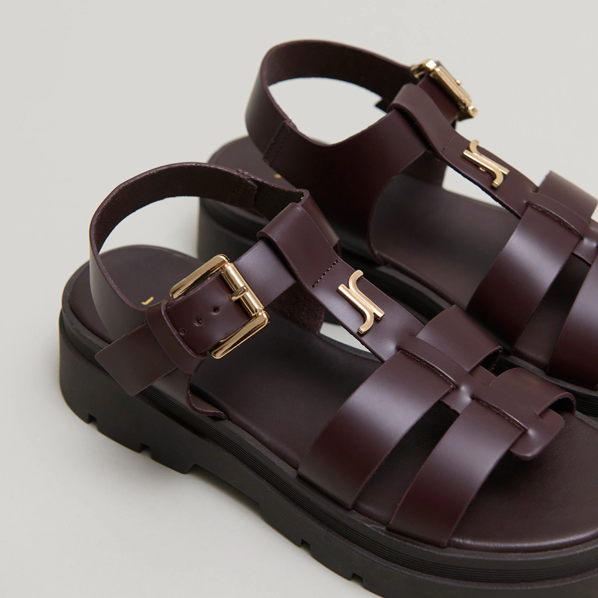 Sandales à plateformes et monogrammes en cuir marron | LIVERPOOL | Jonak