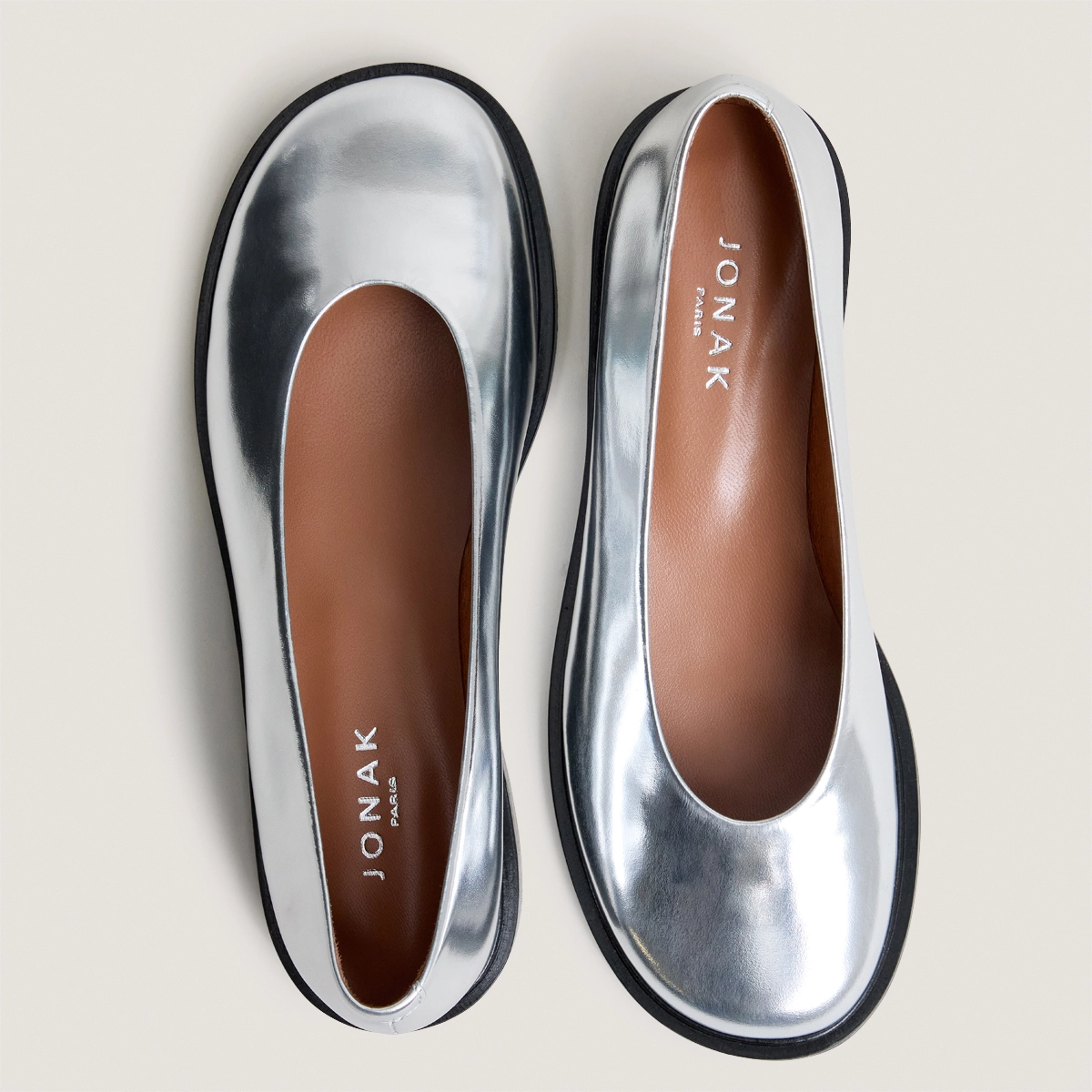 Ballerines à petits talons et bouts ronds en cuir miroir argent | DAURELIA | Jonak