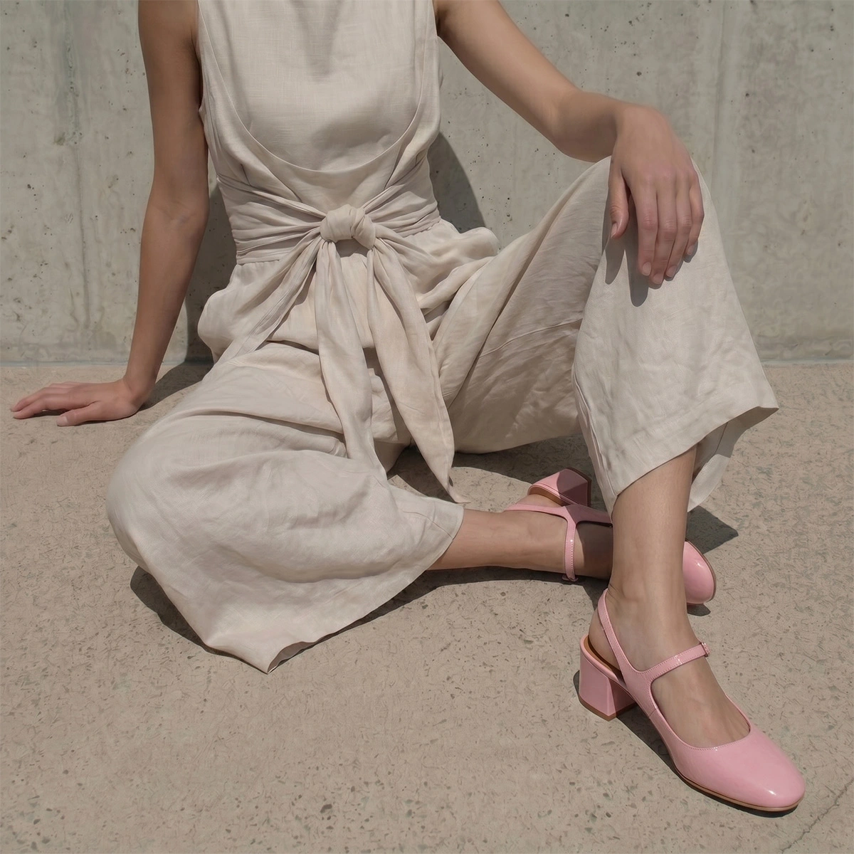 Babies à talons et bouts arrières ouverts en vernis rose pétale | DOLLAR | Jonak