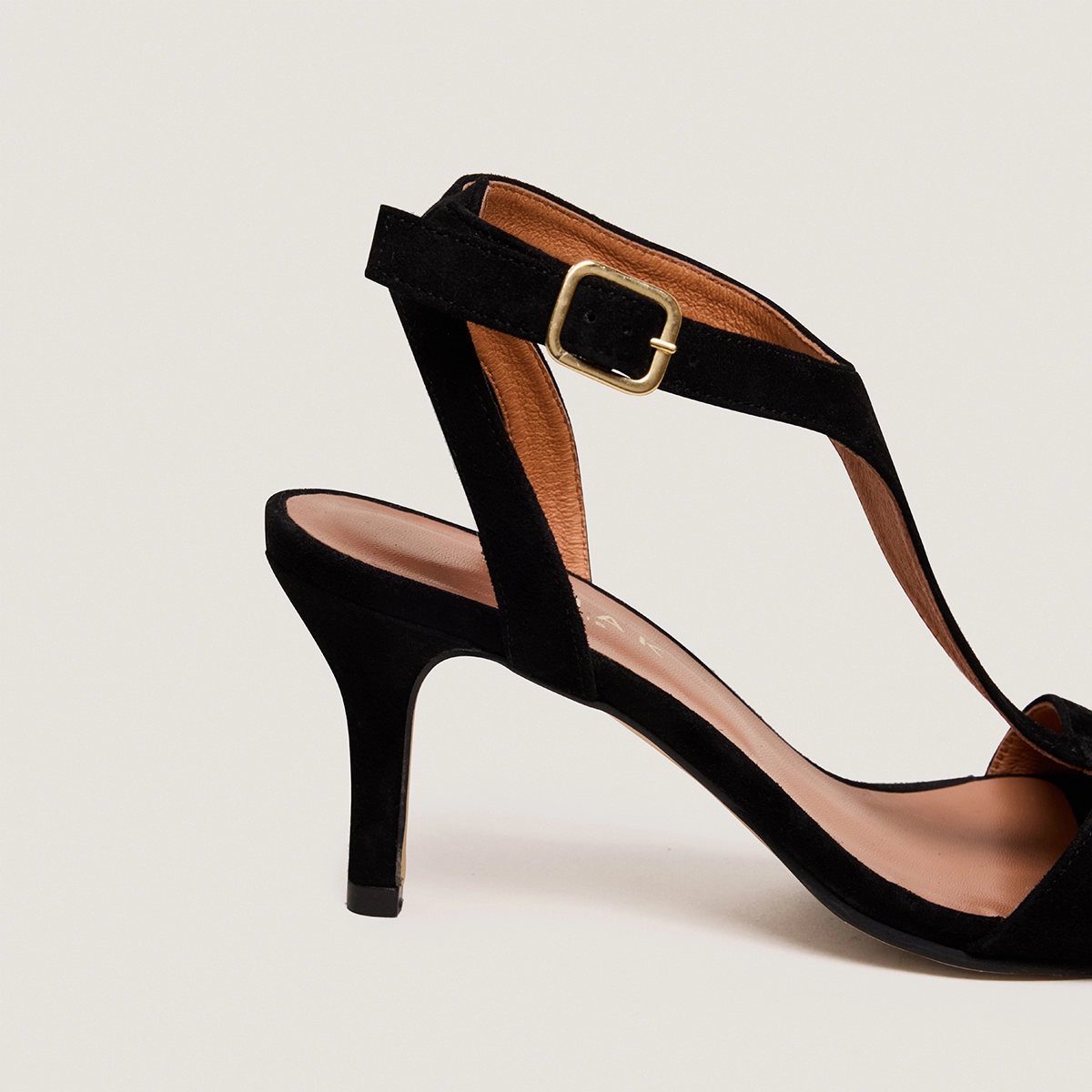 Sandales à talons fins en velours noir | VERNUS | Jonak