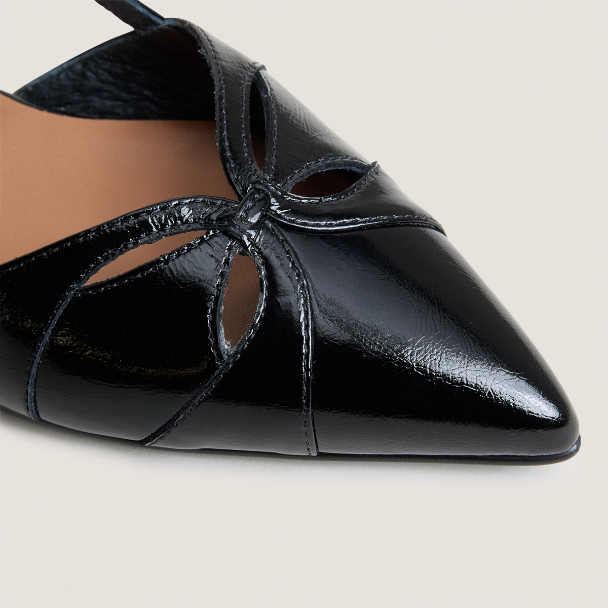 Ballerines slingbacks à bouts pointus en cuir brillant noir | DAMOURA | Jonak