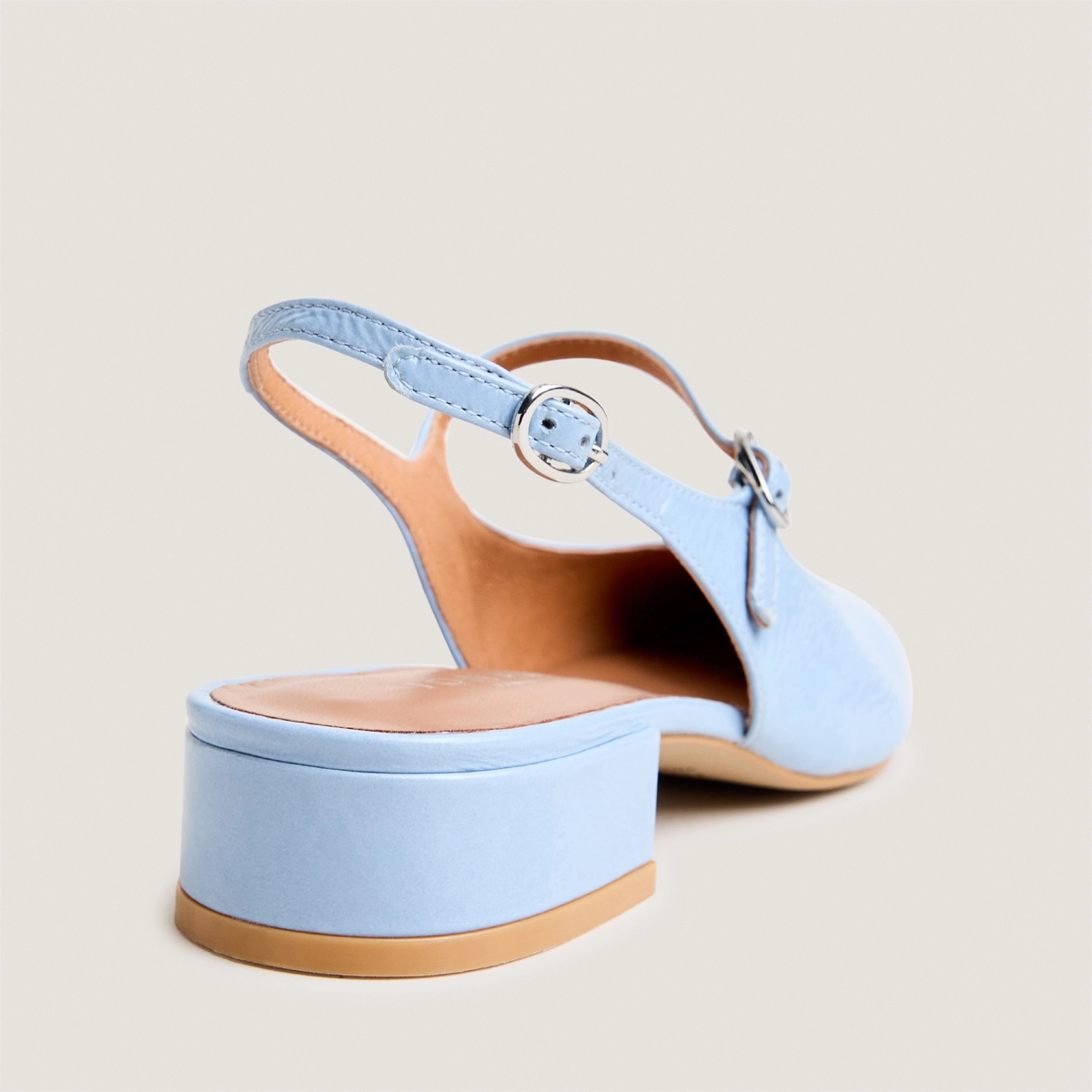 Slingbacks à bouts ronds en vernis plissé bleu ciel | DAVO | Jonak