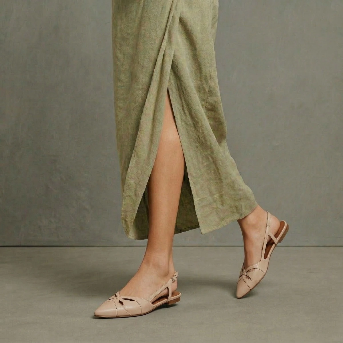 Ballerines slingbacks à bouts pointus en vernis plissé sable | DAMOURA | Jonak