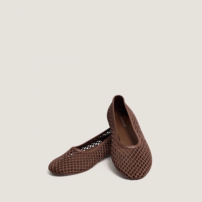 Ballerines ajour&eacute;es en jelly marron | UGO