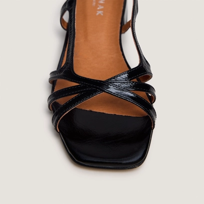 Sandales &agrave; petits talons en cuir brillant noir | ARGOS | Jonak