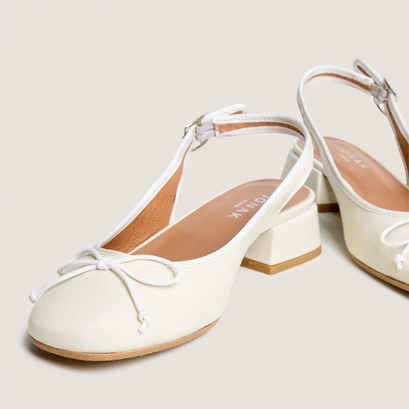 Ballerines slingbacks en vernis pliss&eacute; &eacute;cru | DYBILO | Jonak