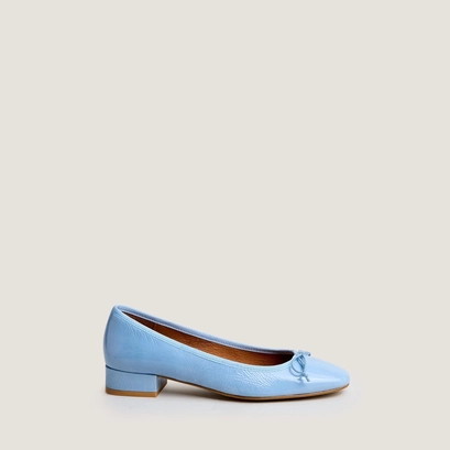 Ballerines &agrave; talons en vernis pliss&eacute; bleu ciel | DADOU | Jonak