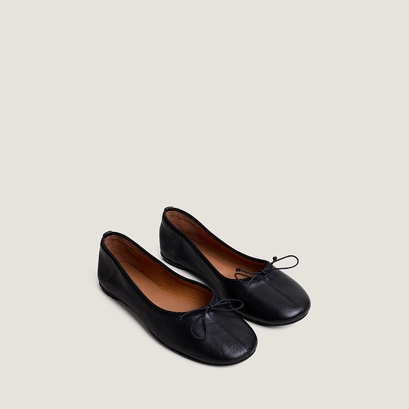Ballerines &agrave; petits lacets en cuir noir | DALLETTE | Jonak