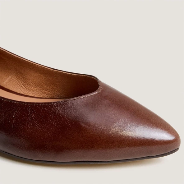 Ballerines à bouts pointus en cuir vieilli brun | VENDY | Jonak