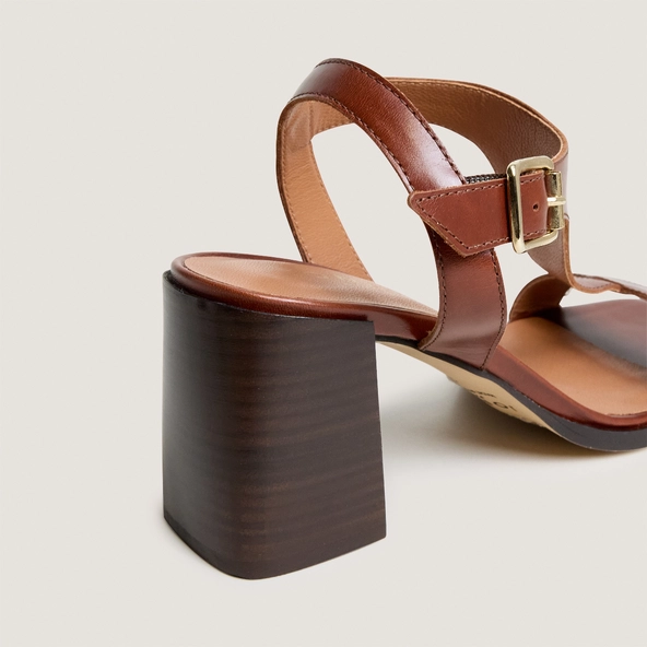 Sandales &agrave; hauts talons lamell&eacute;s en cuir marron | VODKA | Jonak