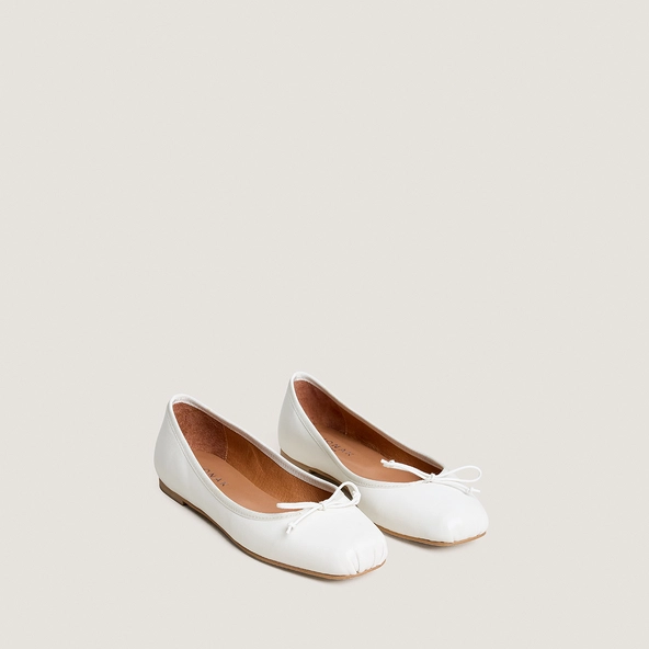 Ballerines à bouts carrés et lacets en cuir écru | DOMINE | Jonak