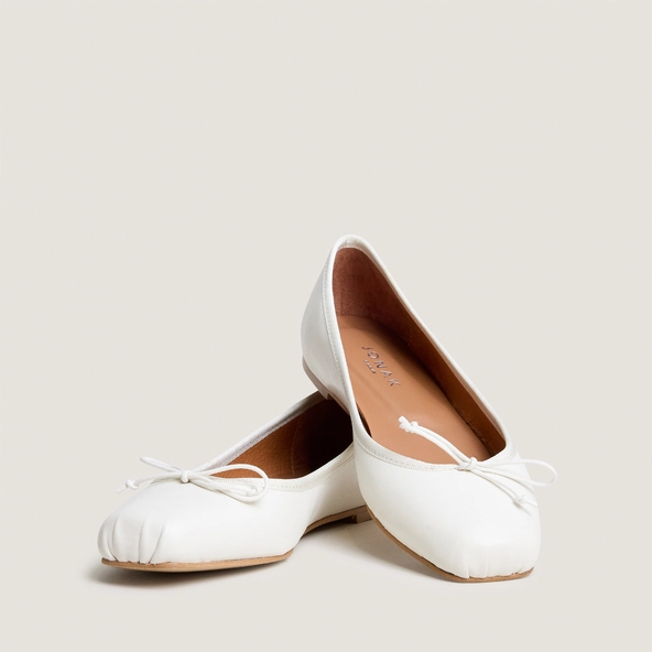 Ballerines à bouts carrés et lacets en cuir écru | DOMINE | Jonak